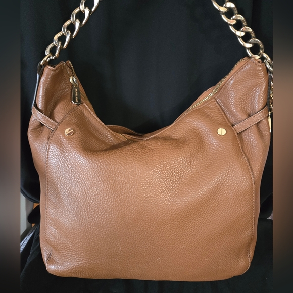 Michael Kors Smooth Leather Shoulder Bag EUC - Picture 3 of 14